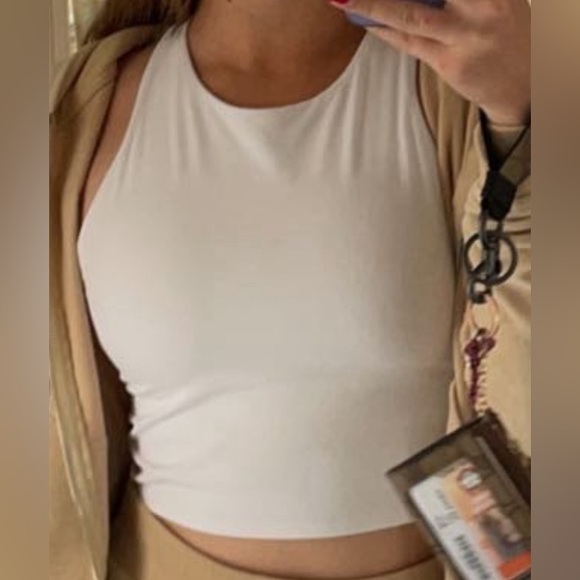 SOLD🤍ATHLETA White Halter Crop Top - Picture 5 of 5